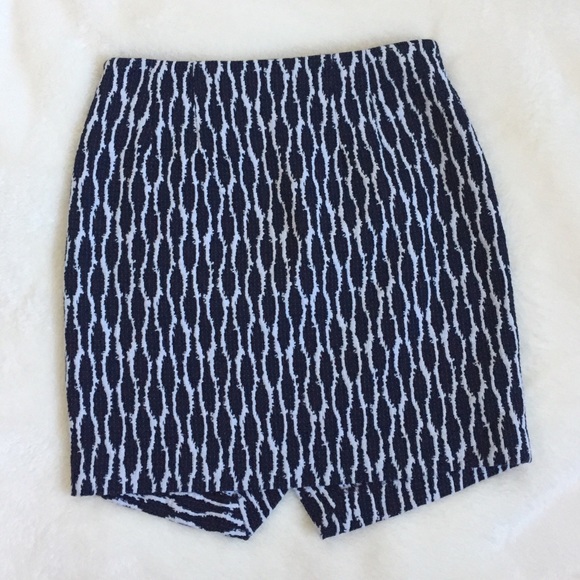 LOFT Wrap Pencil Skirt | Petite Small - Picture 3 of 4